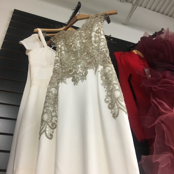 { Marchesa } Crepe A Line Gown Gold Beading & Lace - Picture 4 of 4